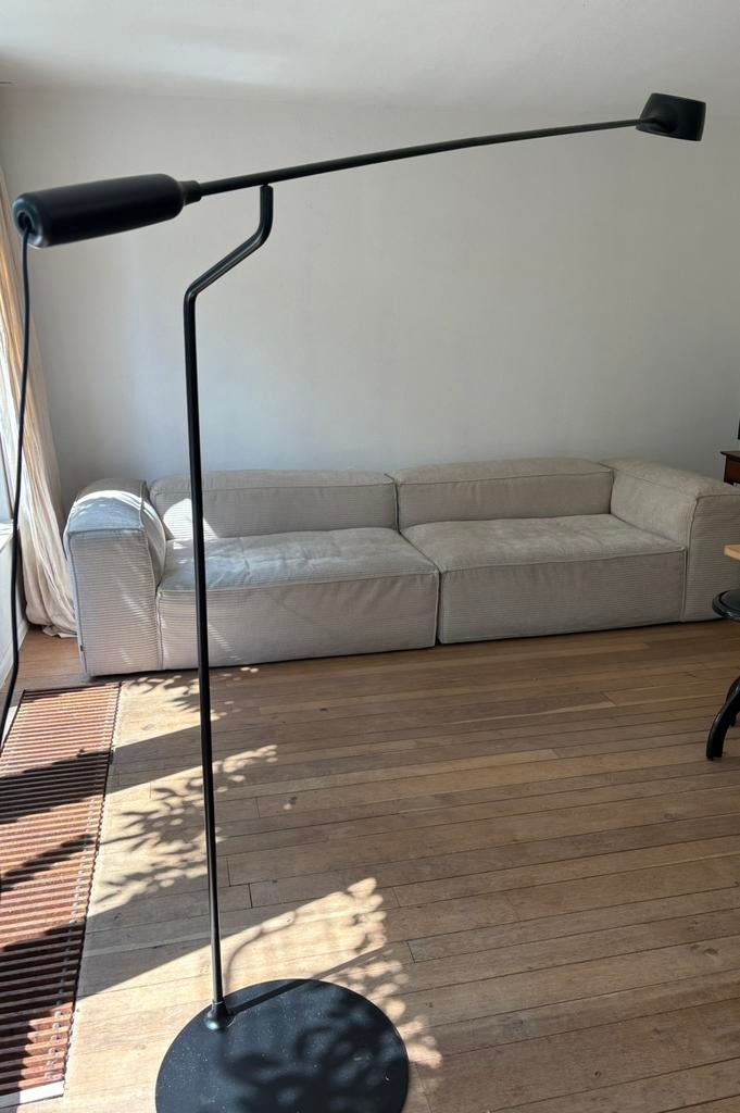 Te koop. Zgan grote, dimbare en verstelbare Ikea vloerlamp., Ophalen, Zo goed als nieuw, Metaal, Modern
