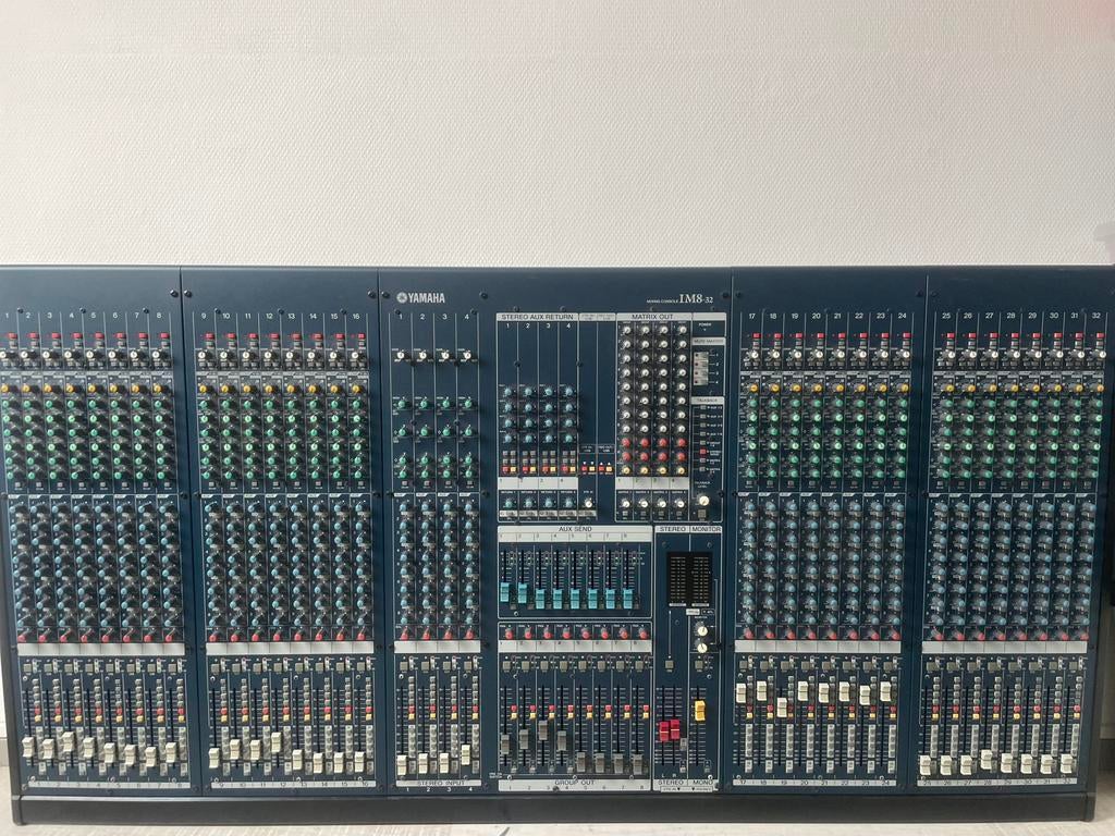 Yamaha IM 32-kanaals Mengpaneel + PW8 voeding - Gebruikt, Muziek en Instrumenten, Mengpanelen, Gebruikt, 20 kanalen of meer, Microfooningang
