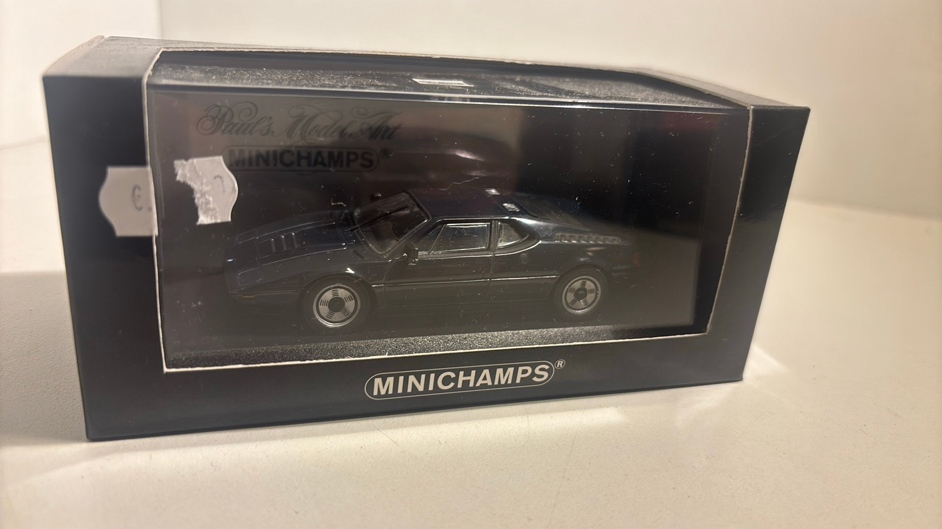 Bmw m1 dark bleu minichamps 1.43