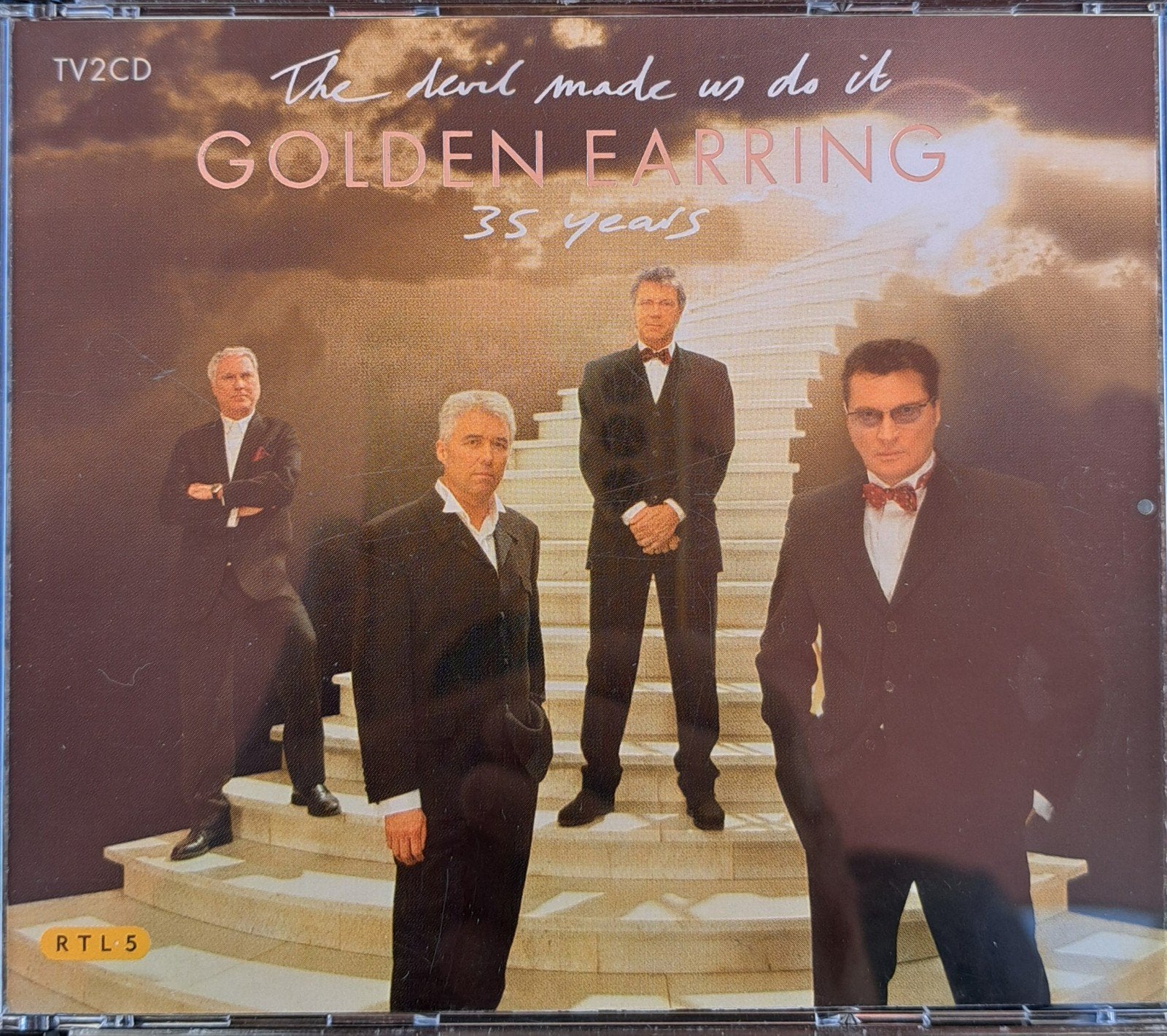 Golden Earring - The Devil Made Us Do It - 35 Years (2CD), Ophalen of Verzenden, Zo goed als nieuw, Verzamelalbum, Poprock