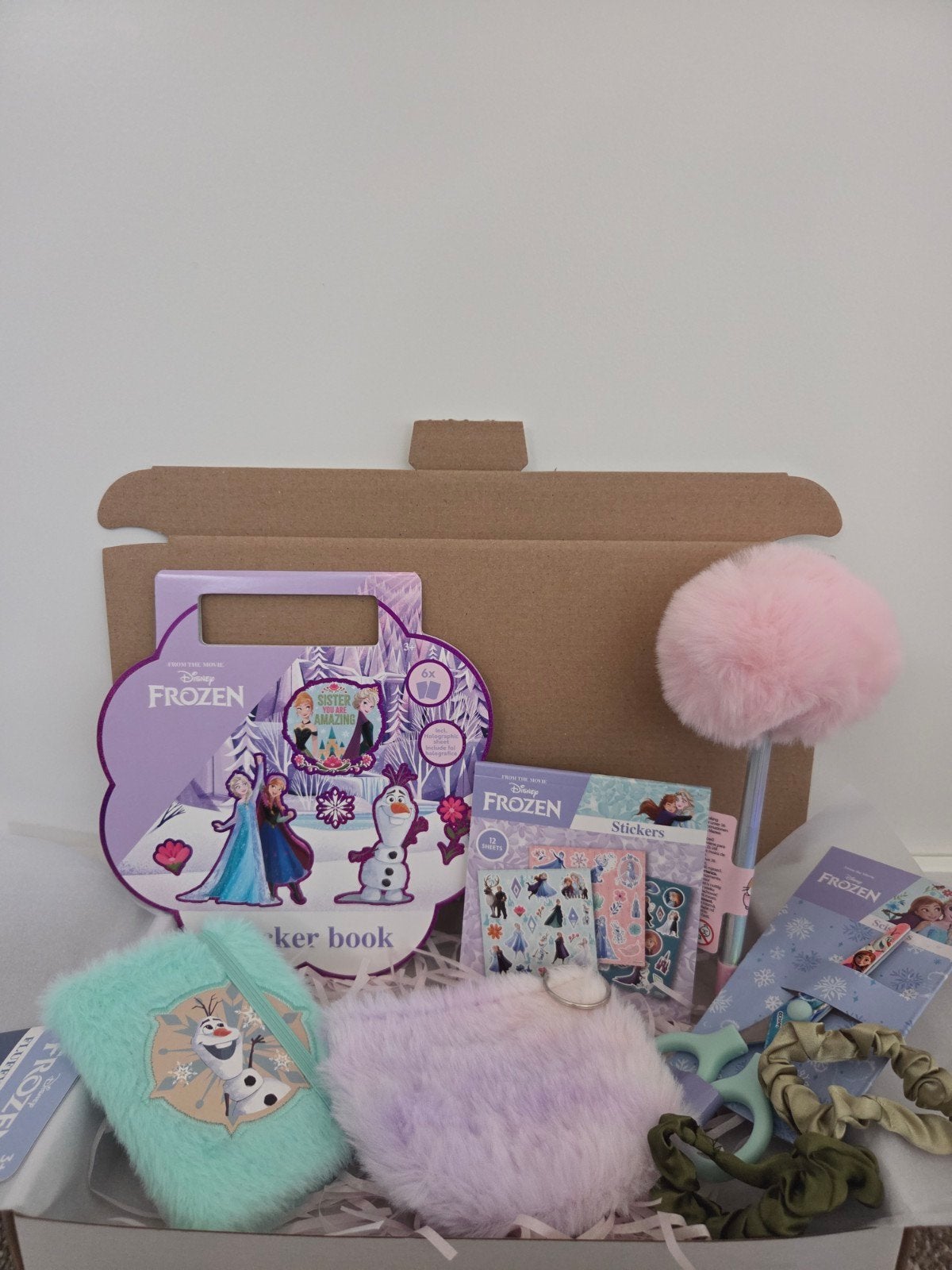 Giftbox Frozen 2  met Stickerboek en Accessoires, Ophalen of Verzenden, Nieuw