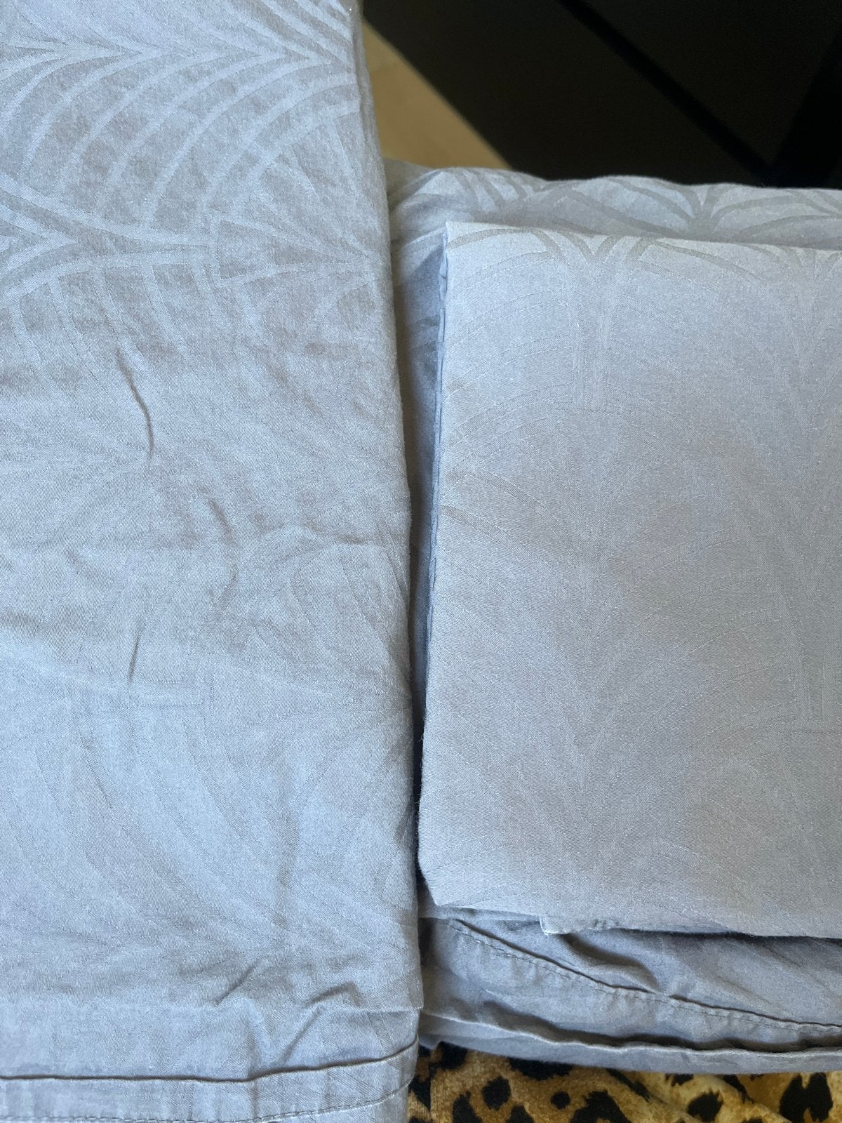 H&M Home Dekbedovertrek Donkergrijs 200x200 - Prima Staat, Dekbedovertrek, Tweepersoons, Ophalen of Verzenden, Zo goed als nieuw