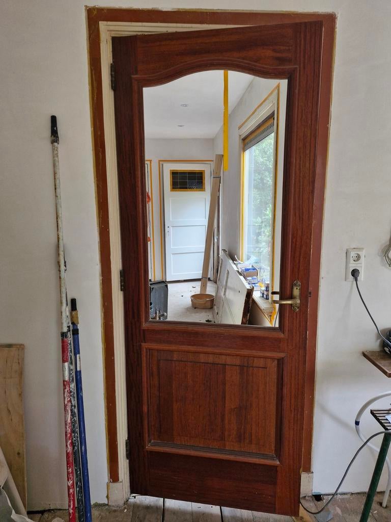 Massief hardhouten binnendeur met sierbeslag, Doe-het-zelf en Verbouw, Deuren en Horren, Gebruikt, Binnendeur, 200 tot 215 cm