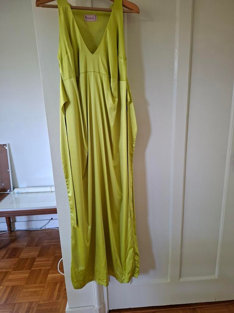 Design zwangerschapsjurk satijn, Maat 38/40 (M), Overige kleuren, Ophalen of Verzenden, Zo goed als nieuw