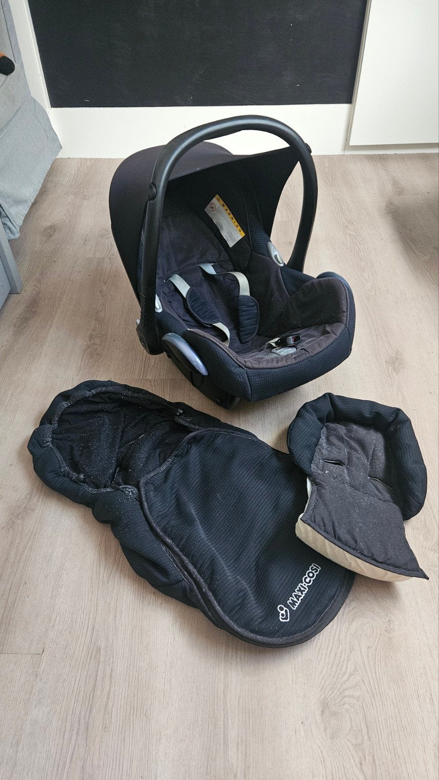 Maxi Cosi met verkleiner en voetenzak, Ophalen, 0 t/m 13 kg, Maxi-Cosi, Gebruikt