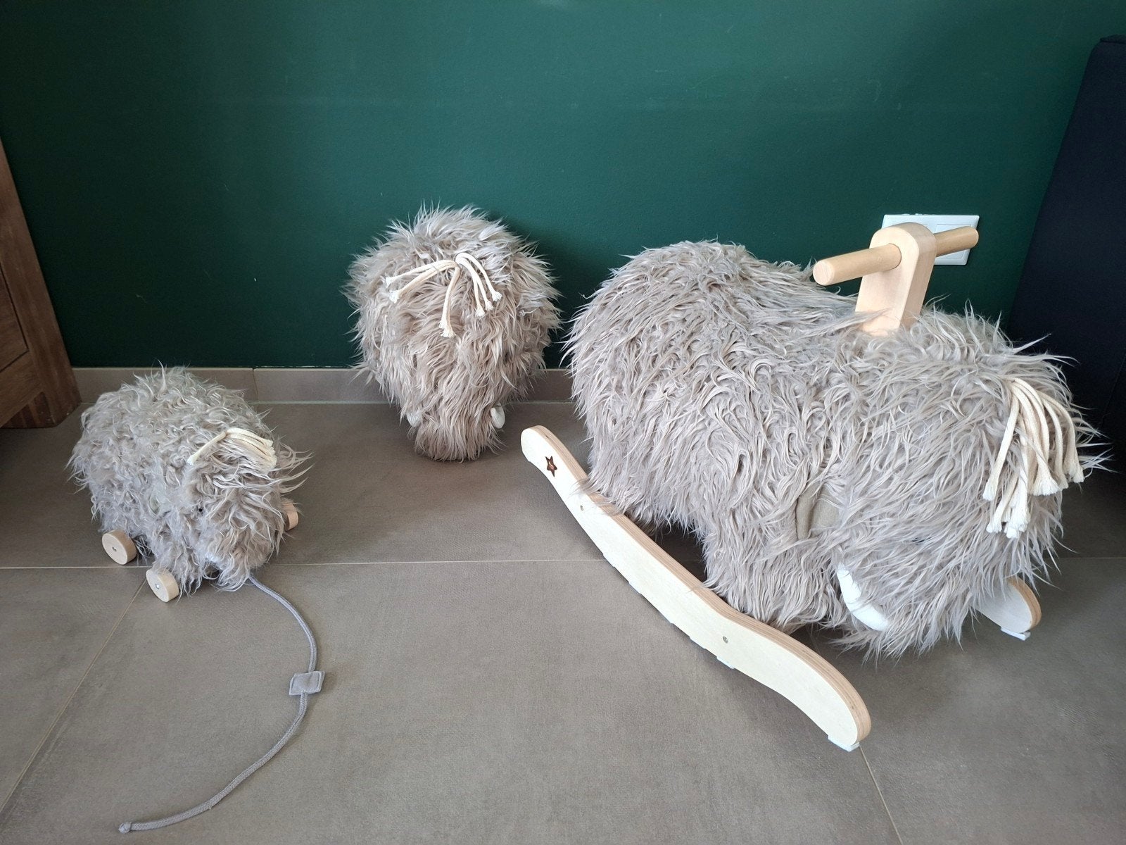 Babykamer Mammoet/IJstijd: Hobbeldier, Trekdier & Muurhoofd, Ophalen of Verzenden, Zo goed als nieuw, Overige typen, Met wieltjes