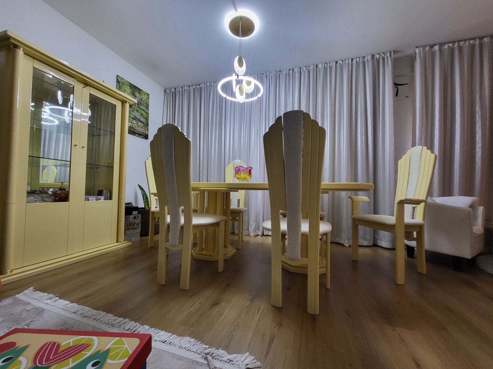 Complete eetkamer set: tafel, stoelen, vitrinekast, dressoir, Ophalen of Verzenden