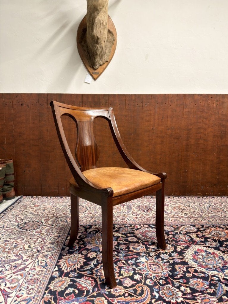Foto 18 van Klassiek Engels Bureau met Bureaustoel