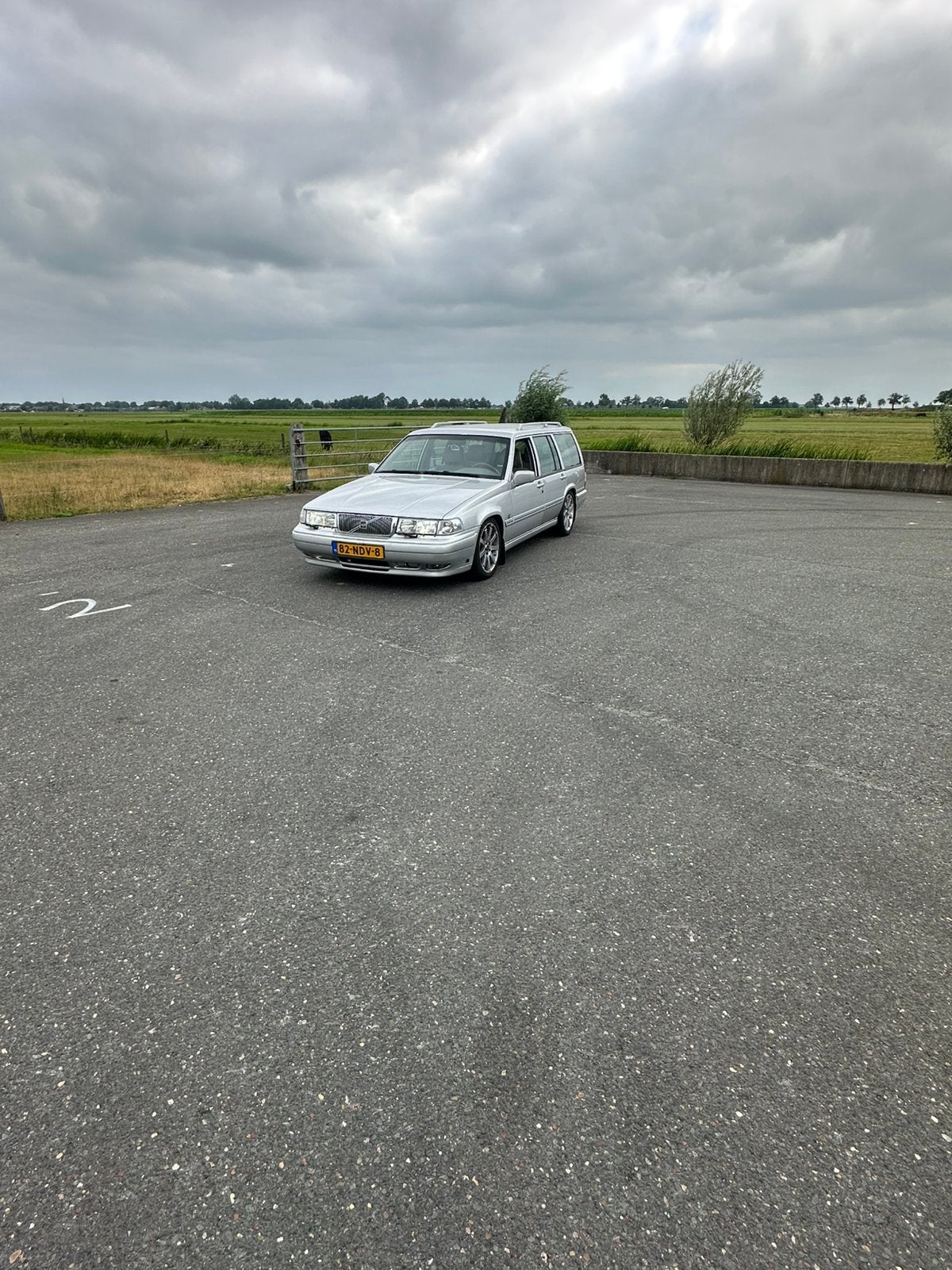 Volvo V90 3.0 AUT 1998 Grijs, Auto's, Volvo, Automaat, Achterwielaandrijving, 179 pk, Stationwagon