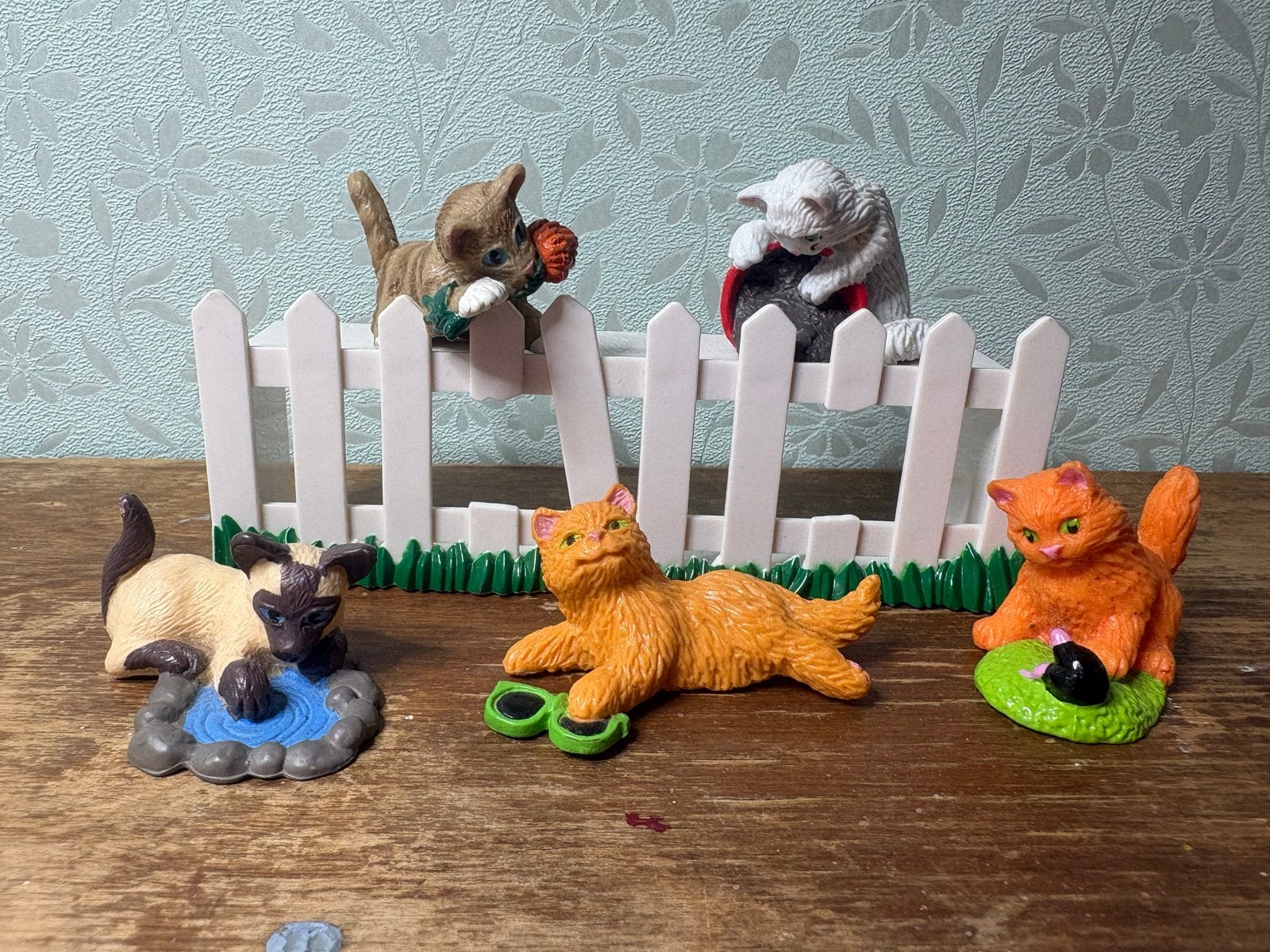 Vintage Kitty in my Pocket set 1993 - 5 katten + hek, Ophalen of Verzenden, Gebruikt