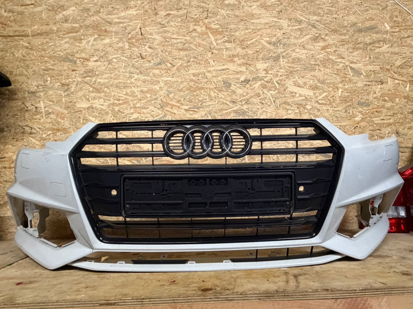 Audi A4 B9 Voorbumper 2016/2019 incl Grille, Ophalen of Verzenden, Audi, Bumper