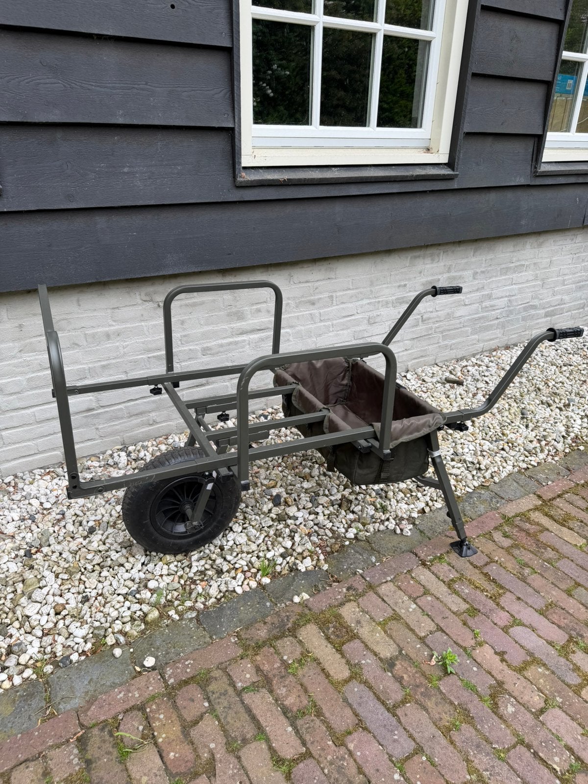 Nash barrow met orginelen nash regenhoes, Ophalen, Zo goed als nieuw, Overige typen