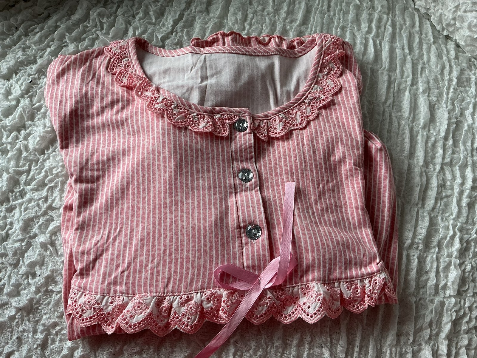 Schattig nieuw roze gestreept nachthemd met kant en strik, Kleding | Dames, Pyjama's, Ophalen of Verzenden, Nieuw, Maat 38/40 (M)