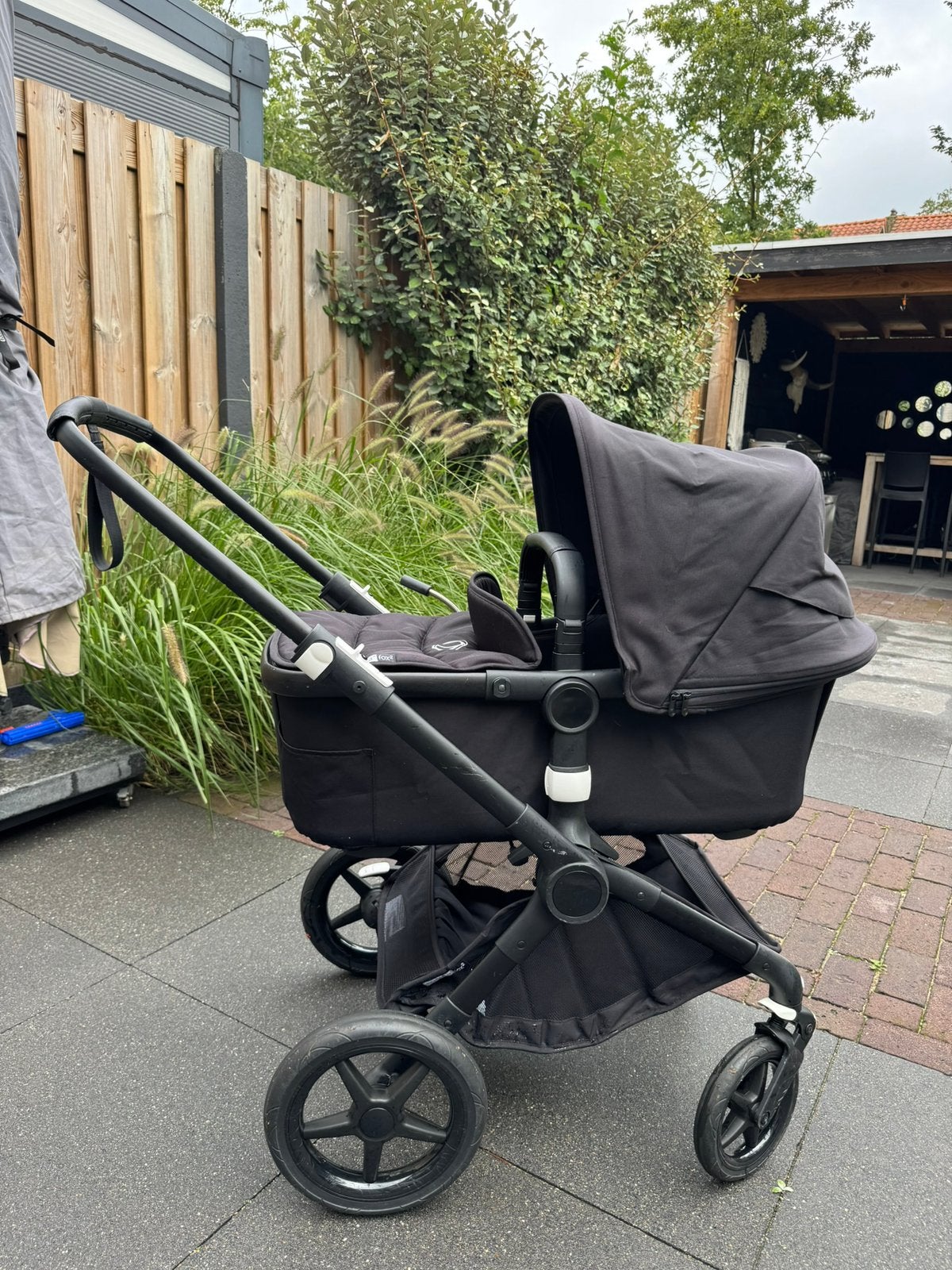 Bugaboo Fox 2 - Black on Black - Compleet, Ophalen, Zo goed als nieuw, Bugaboo