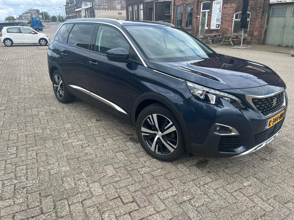 Peugeot 5008 1.2 Puretech 130pk S&S Eat8 2019 Blauw, Auto's, Blauw, 7 stoelen, 75 €/maand, 3 cilinders