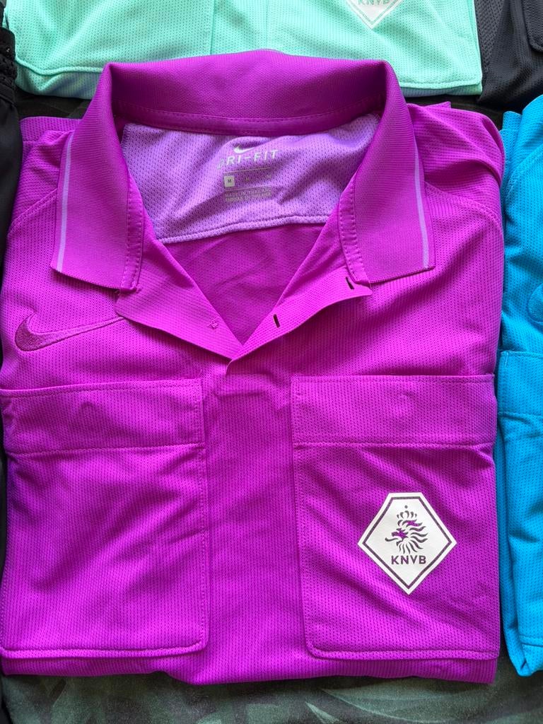 Nike KNVB Scheidsrechtershirt, Kleding | Heren, Sportkleding, Ophalen of Verzenden, Zo goed als nieuw, Paars, Algemeen