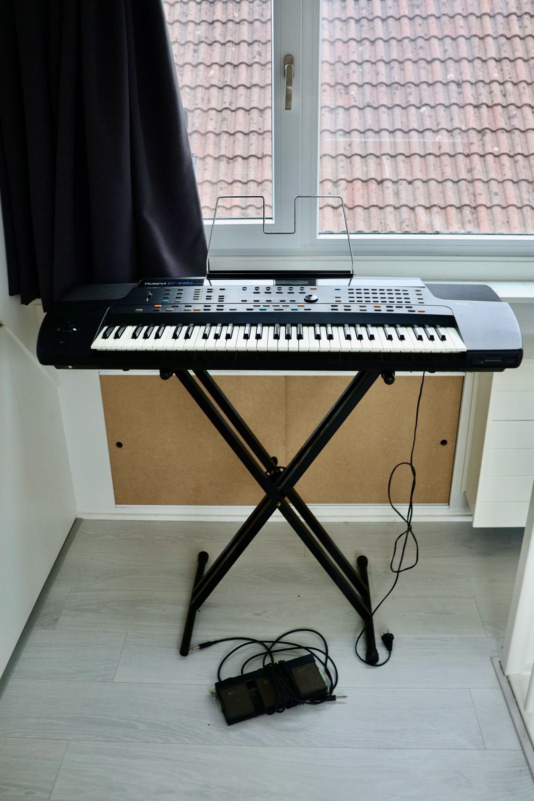 Roland E86 Intelligent Syntheziser, Ophalen, 61 toetsen, Zo goed als nieuw, Roland