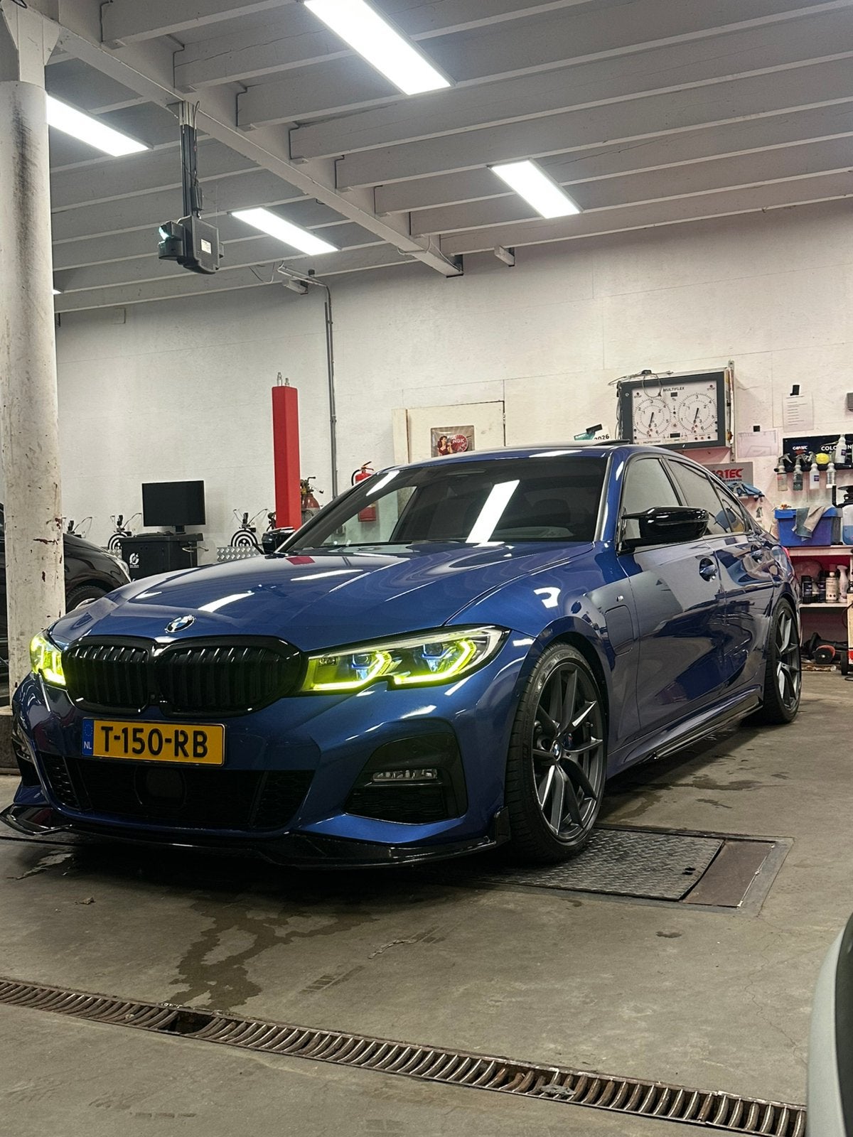BMW 3-Serie 330e 292pk Aut 2019 Blauw full options, Auto's, BMW, Automaat, 1998 cc, Achterwielaandrijving, Blauw