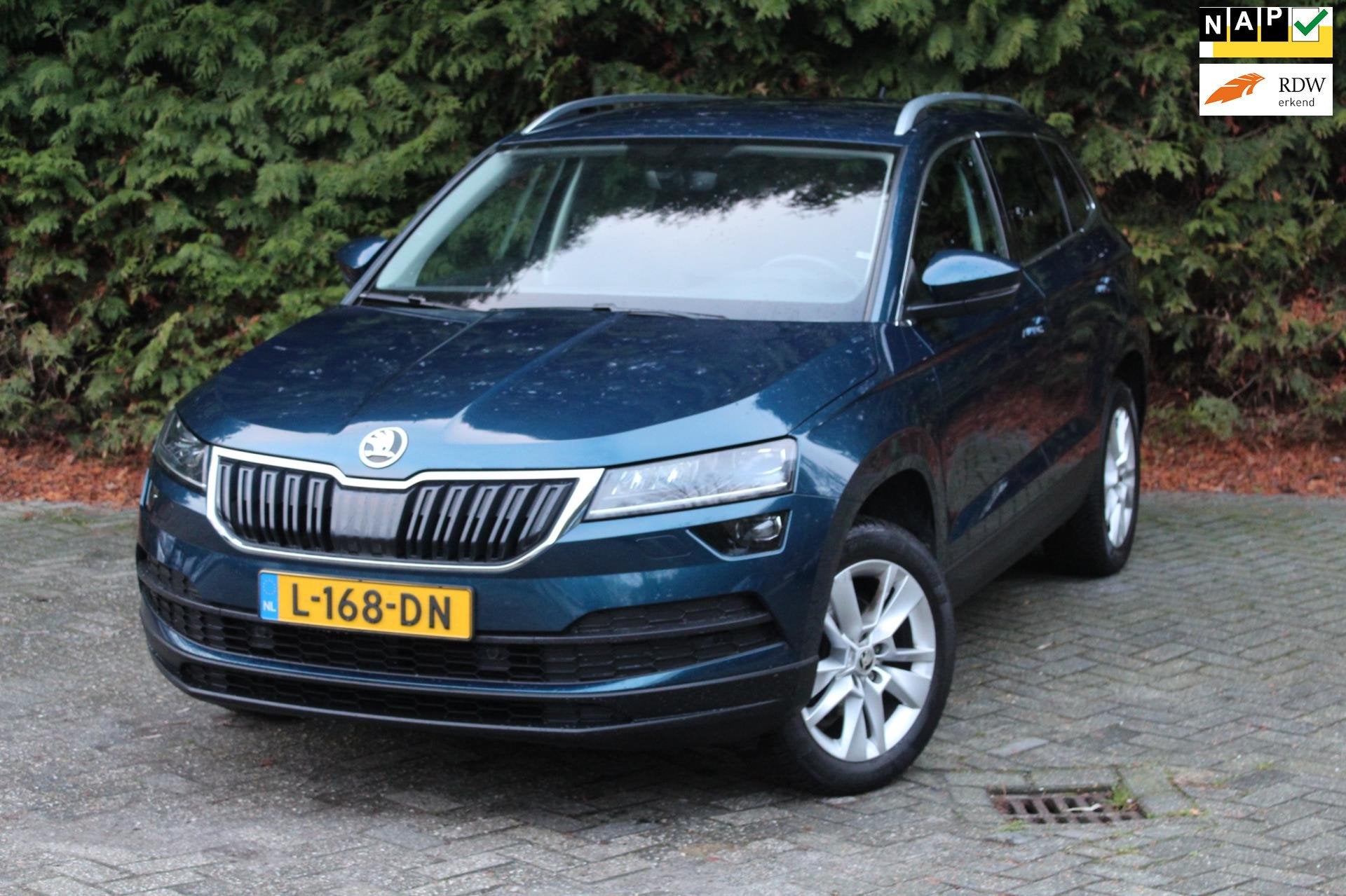 Skoda Karoq 1.0 TSI Business Edition Plus 110PK | Parkeercam, Auto's, Voorwielaandrijving, Dealer onderhouden, Stof, Gebruikt