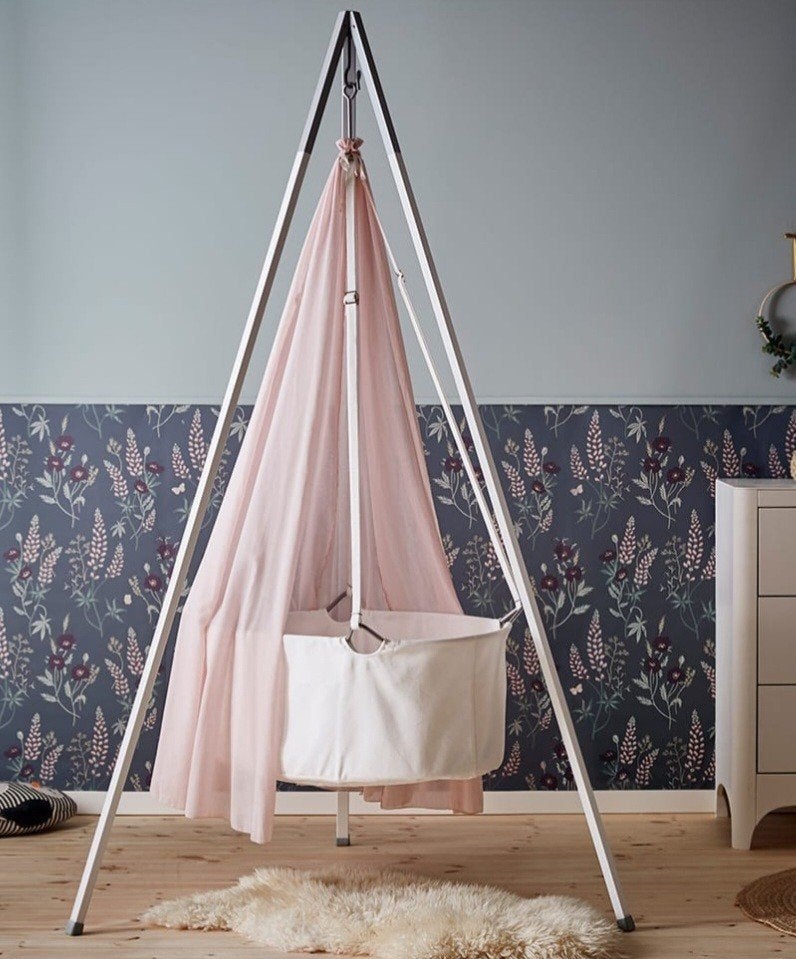 Prachtige hangwieg met standaard, matras en hemeltje, Kinderen en Baby's, Ophalen, Zo goed als nieuw, Wieg