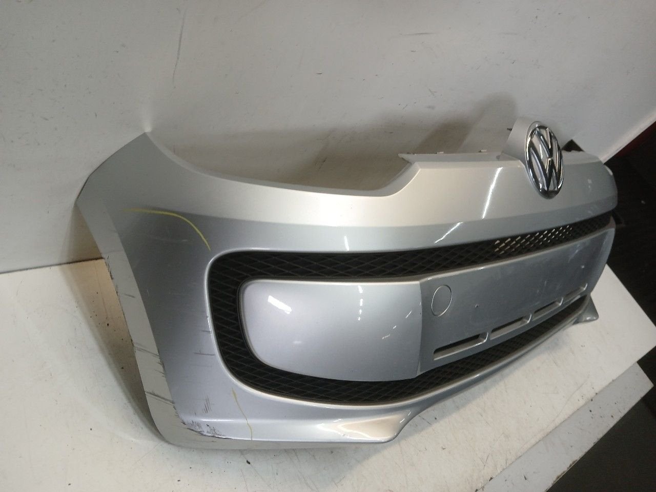Bumper voor Volkswagen Up, Onderdelen@venauto.nl, Van der Ven Autorecycling B.V., Gebruikt, Ettenseweg 76, 4706 PB Roosendaal, The Netherlands