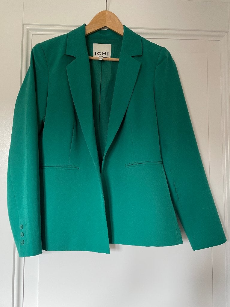 Prachtig groen colbert van ICHI (maat S) – zo goed als nieuw, Kleding | Dames, Jasjes, Kostuums en Pakken, Ophalen of Verzenden