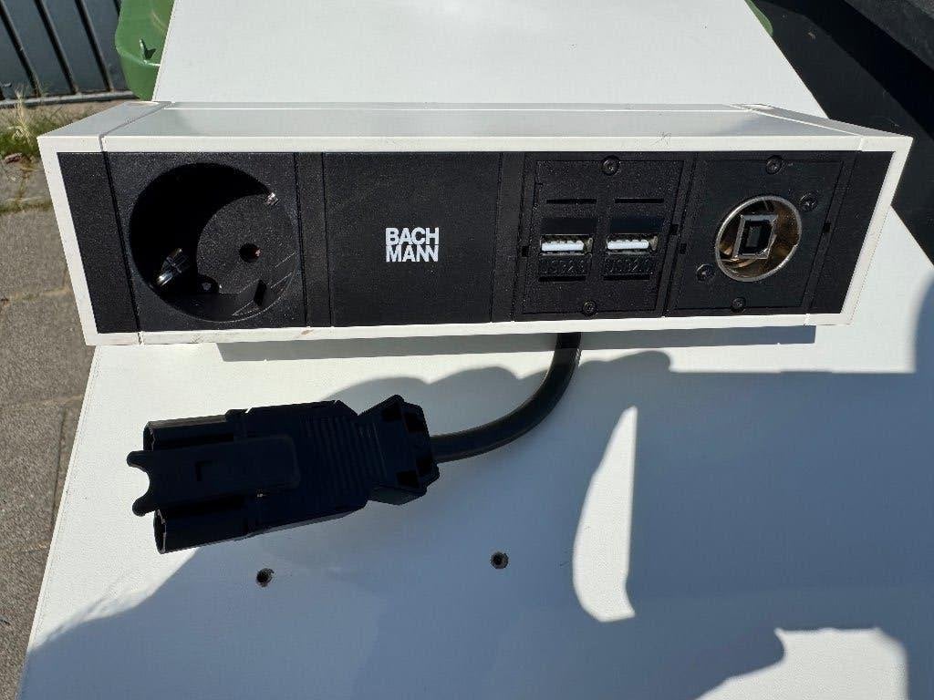 Bachmann DESK2 Stekkerdoos met USB-oplader en data, Ophalen of Verzenden, Nieuw, Bachmann, Stekkerdoos