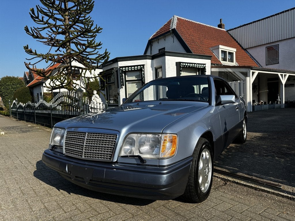Mercedes-Benz E-Klasse Cabrio 320 CE-24 (bj 1994, automaat), Auto's, Automaat, Achterwielaandrijving, Blauw, Bedrijf