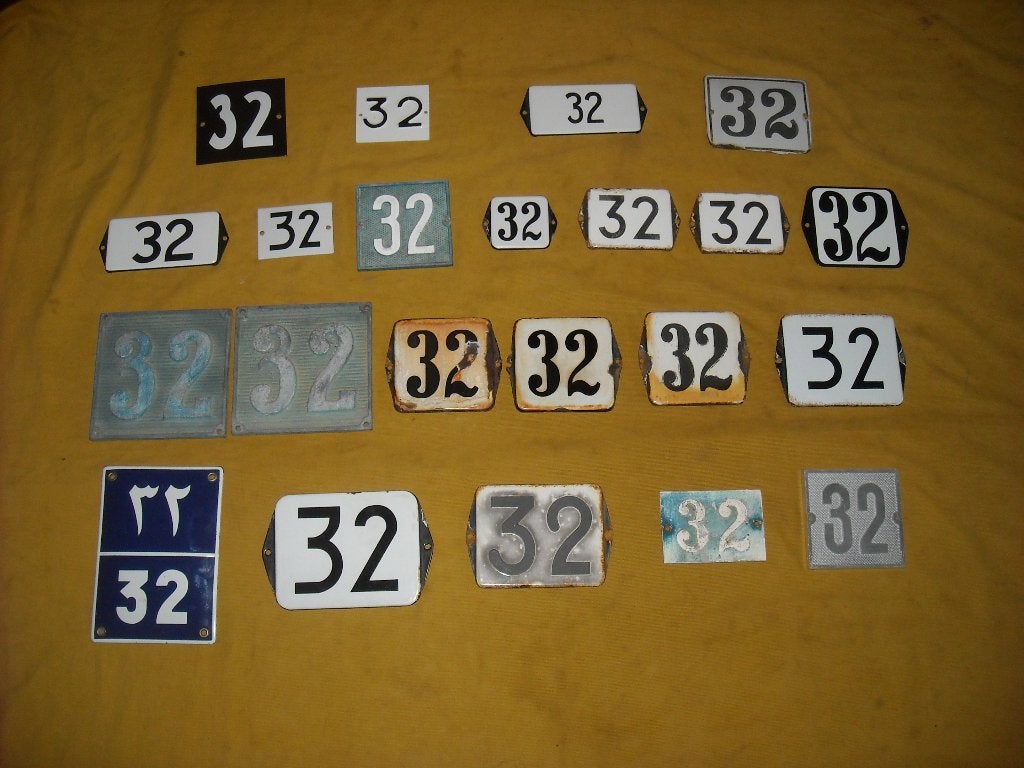 oud emaille huisnummer 32 ook 33 34 35 36 37 38 39 40 41 42, Antiek en Kunst, Ophalen of Verzenden