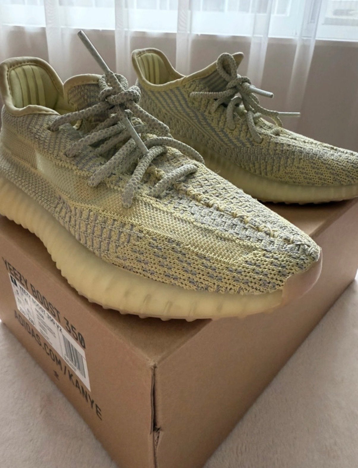Adidas Yeezy Boost 350 V2 Antlia FV3250 - Maat 37 1/3, Kleding | Heren, Schoenen, Ophalen of Verzenden, Zo goed als nieuw, Overige kleuren