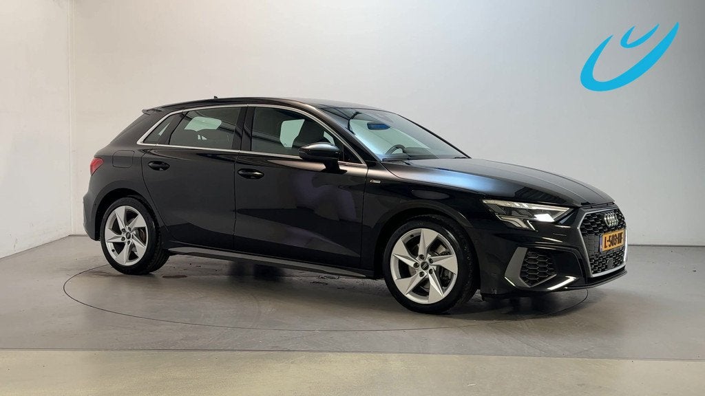 Audi A3 Sportback 30 TFSI S Edition Camera Navigatie Virtual, Gebruikt, Met garantie (alle), Leder en Stof, Origineel Nederlands