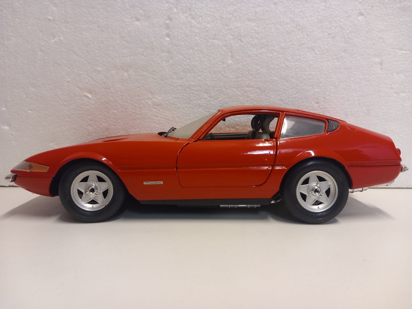 Ferrari Daytona 365 GTB Berlinetta Giodi metal 1:18 KRD, Ophalen of Verzenden, Zo goed als nieuw, Auto, Overige merken