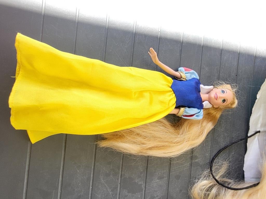 Barbie Rapunzel met lang blond haar, Ophalen of Verzenden, Gebruikt, Barbie