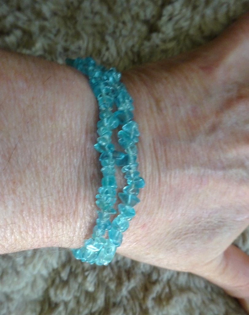 2 Blauwe Apatiet splitkralen armbandjes, Elastiek, Met bedels of kralen, Gebruikt, Verzenden