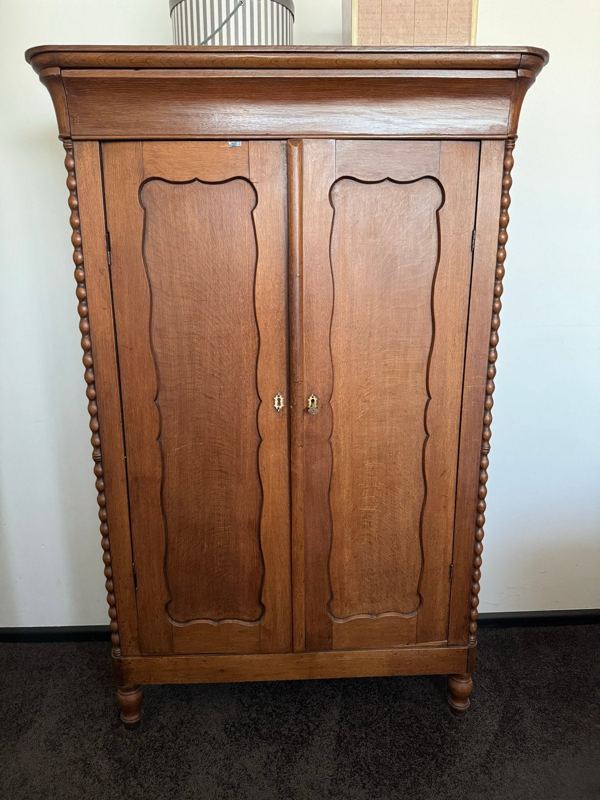 Antieke kast, Ophalen