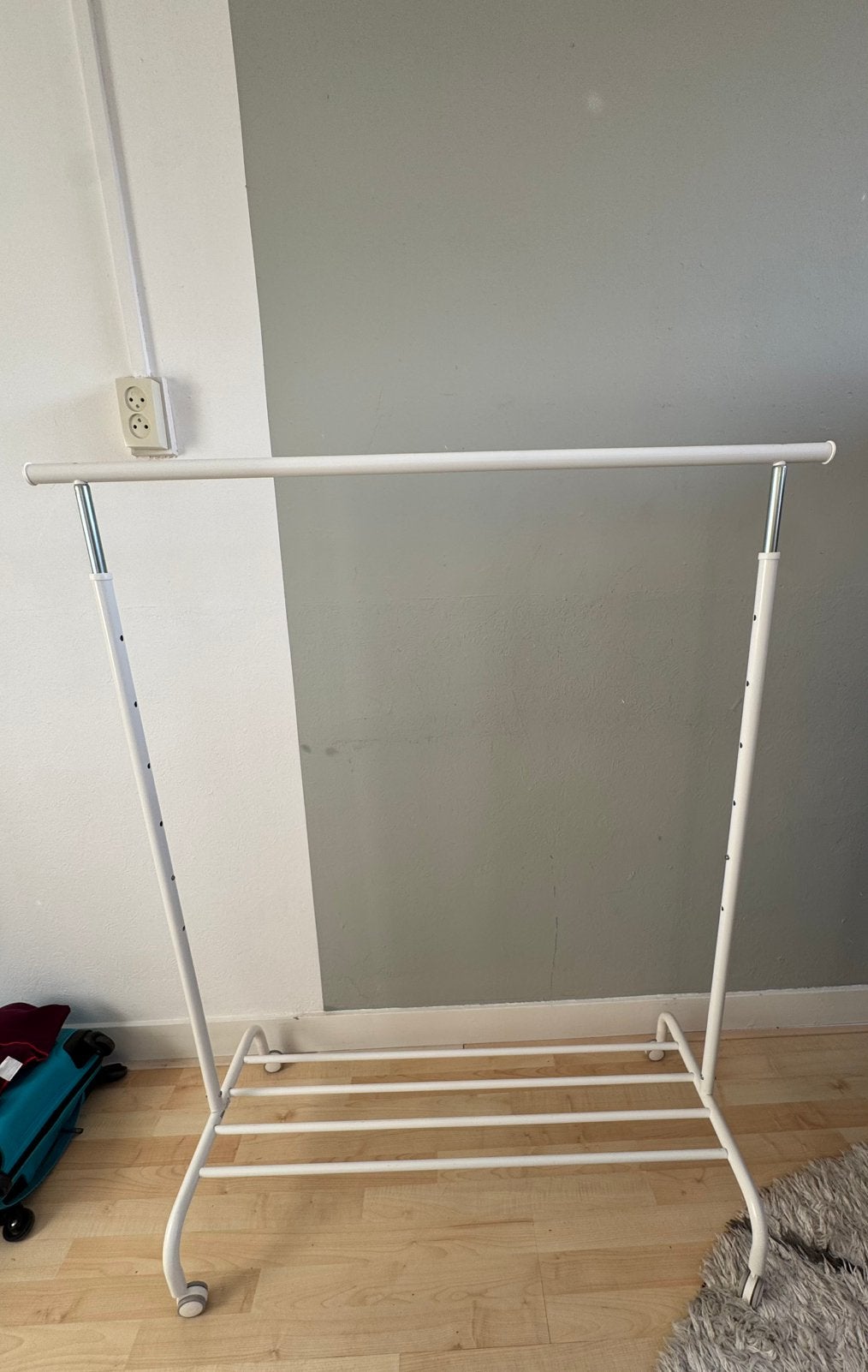 Wit kledingrek van Ikea, Ophalen, Zo goed als nieuw