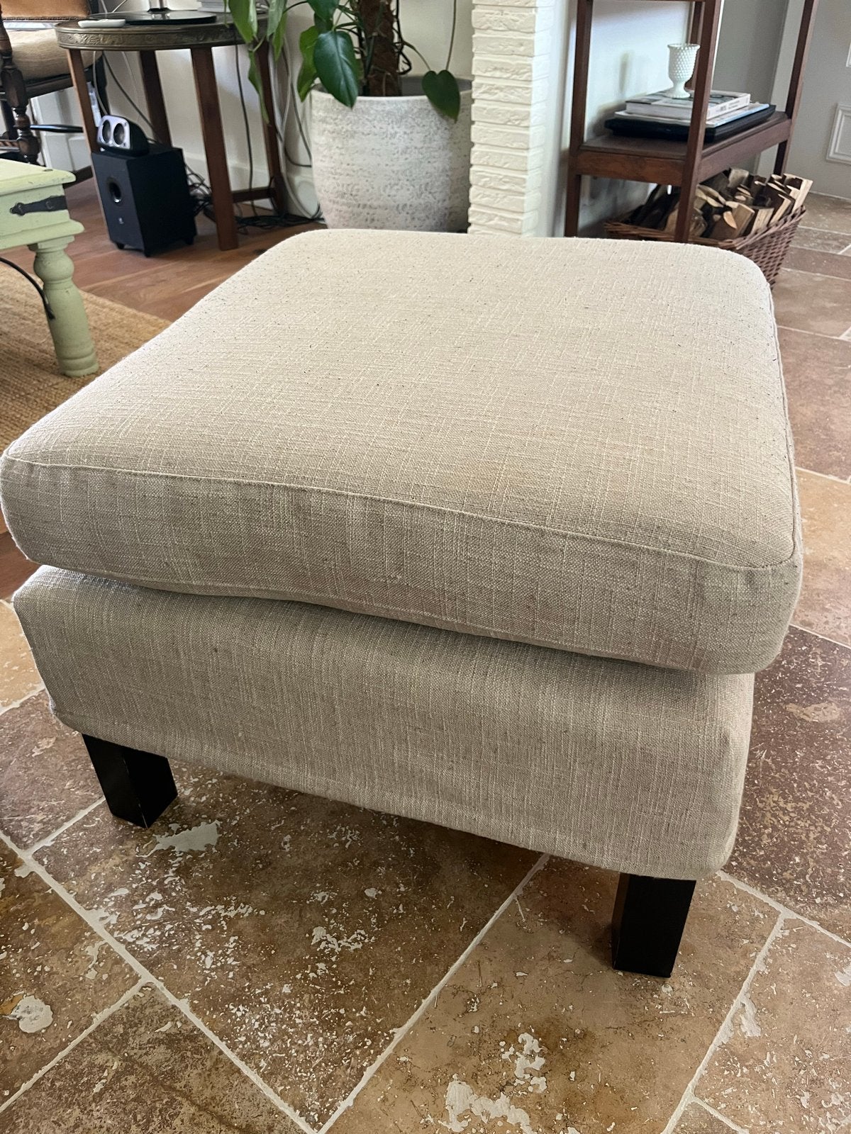 Vierkante poef 60x60 cm - opnieuw te bekleden, Huis en Inrichting, Banken | Voetenbanken en Poefen, Ophalen, Gebruikt, Vierkant