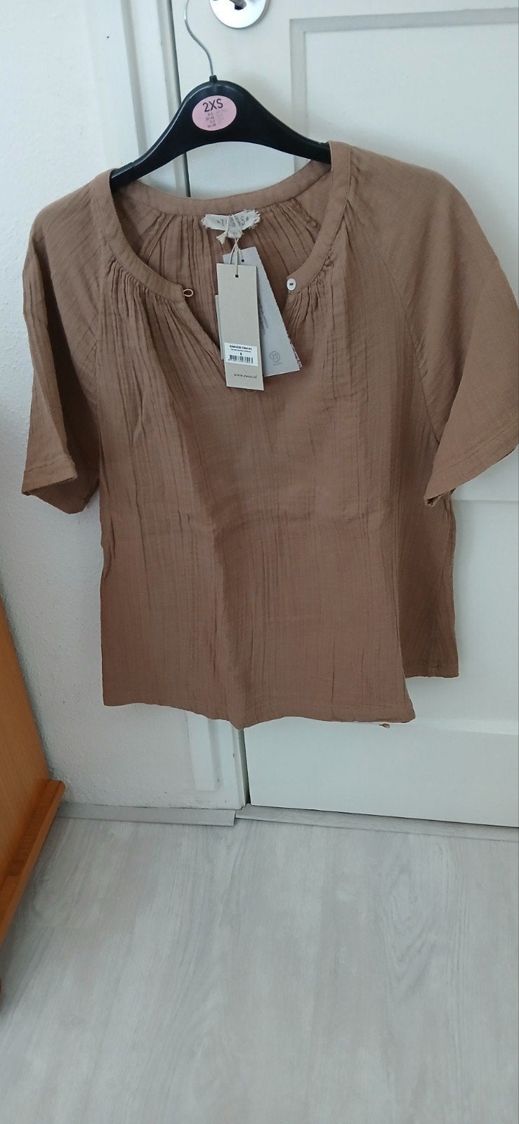 Nieuwe zusss lichtbruin mousseline blouse mt s, Ophalen of Verzenden, Nieuw, Bruin