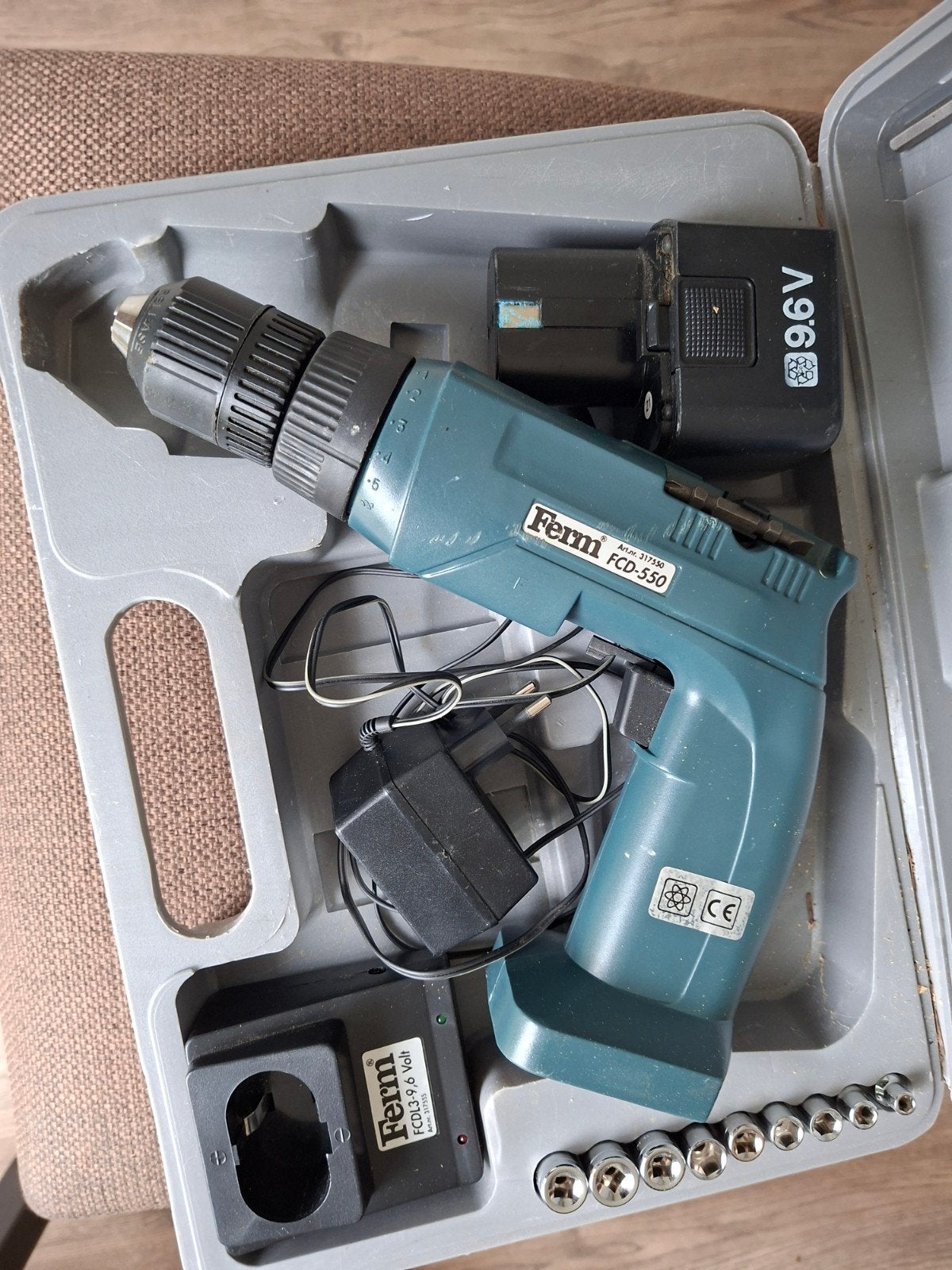Koopje Ferm boor schroefmachine met koffer en acu en oplader, Ophalen of Verzenden, Minder dan 400 watt, Boor- en Schroefmachine