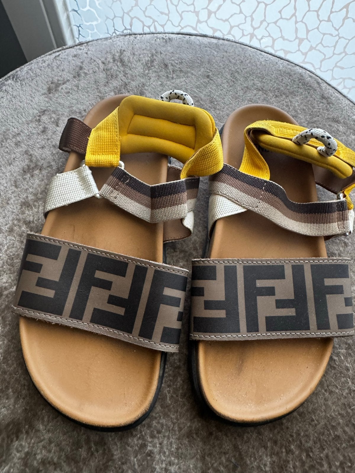 Fendi Sandalen Maat 31 - Zo goed als nieuw, Ophalen of Verzenden, Zo goed als nieuw, Jongen of Meisje, Schoenen