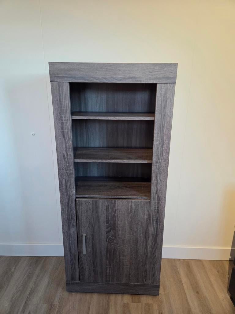 Wandkast, Ophalen