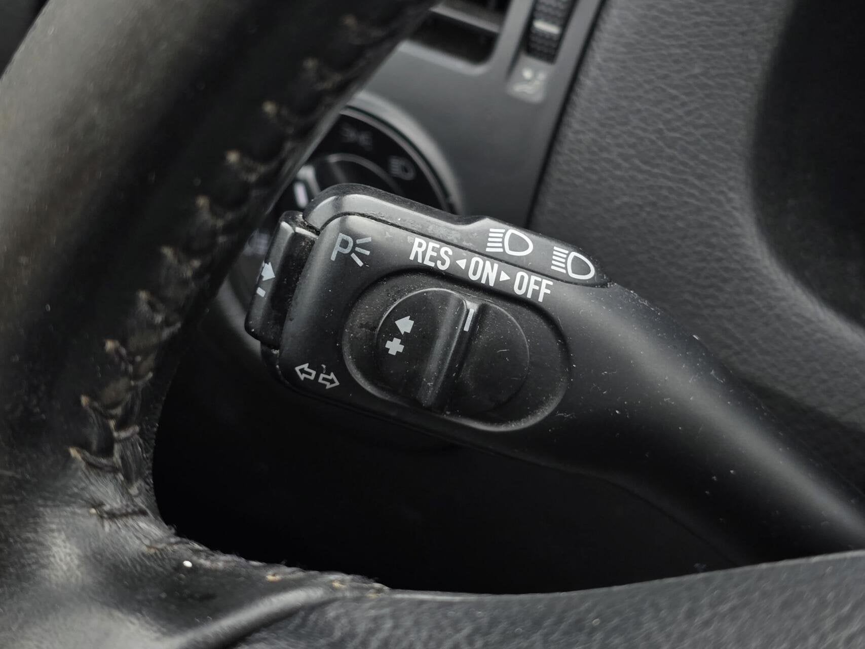Volkswagen Bora 2.0 Highline Cruise/Bluetooth/Trekhaak/LMV, Stof, Gebruikt, Bora, 4 cilinders