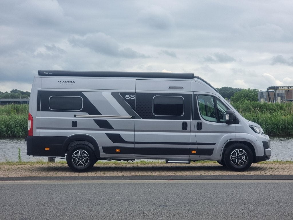 Adria Twin 640 SLB 60 Years Edition, Caravans en Kamperen, Campers, Automaat, Ringverwarming, Fiat, Tot en met 2