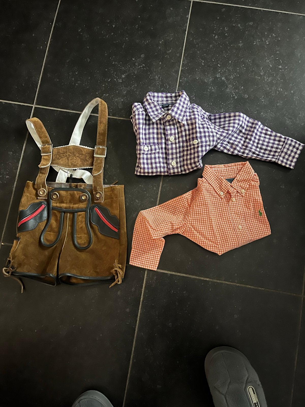 Lederhose met twee blousjes maat 92, Kinderen en Baby's, Ophalen of Verzenden, Zo goed als nieuw, Jongen