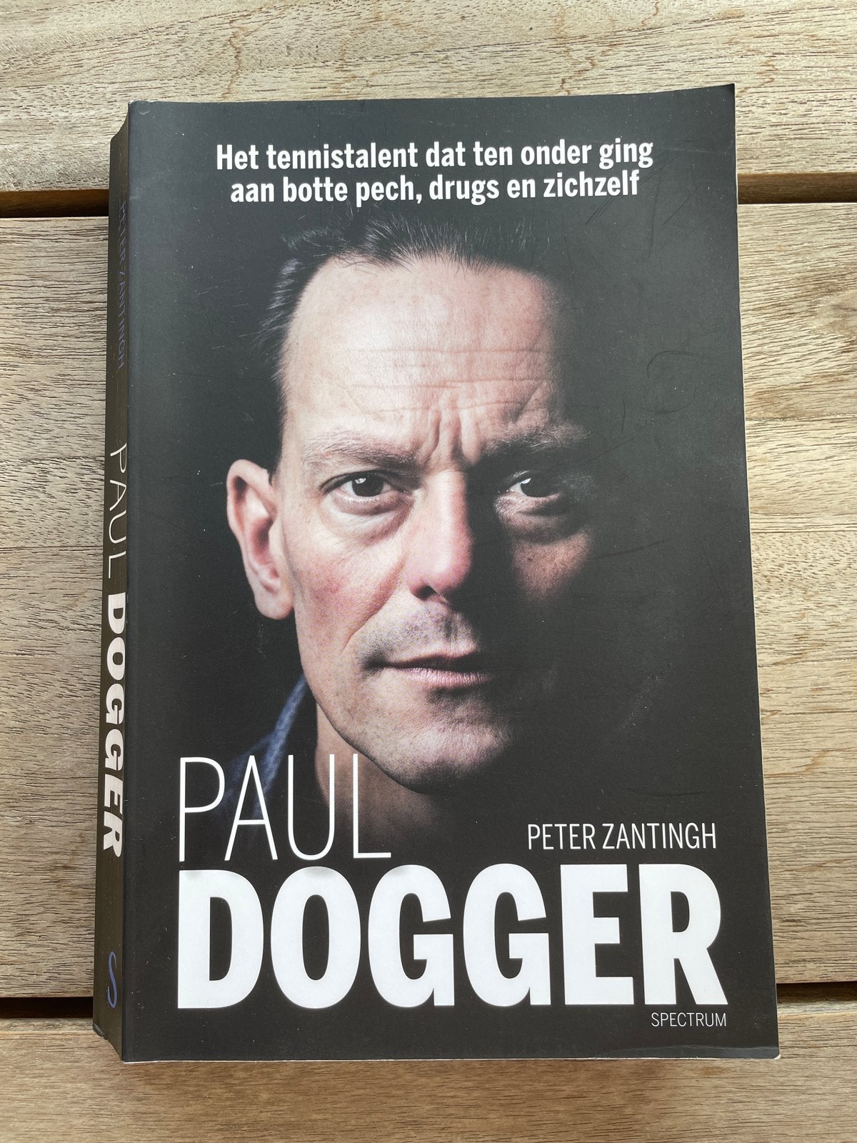 Paul Dogger - Het tennistalent dat ten onder ging, Ophalen of Verzenden, Zo goed als nieuw, Sport