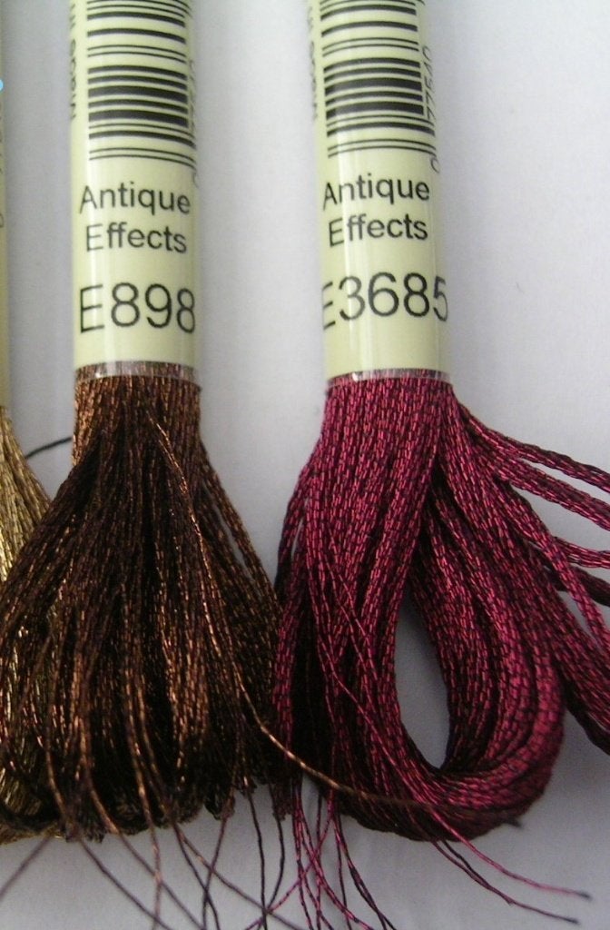 DMC Antique effects splijtgaren. Op = Op. Prijs per streng, Ophalen of Verzenden, Nieuw, Handborduren, Borduurgaren of Zijde