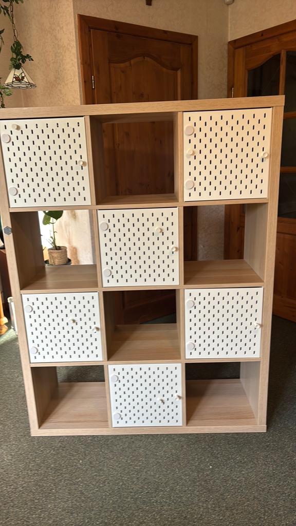 IKEA KALLAX + SKÅDIS met accessoires tegen meerprijs, Huis en Inrichting, Ophalen, Zo goed als nieuw
