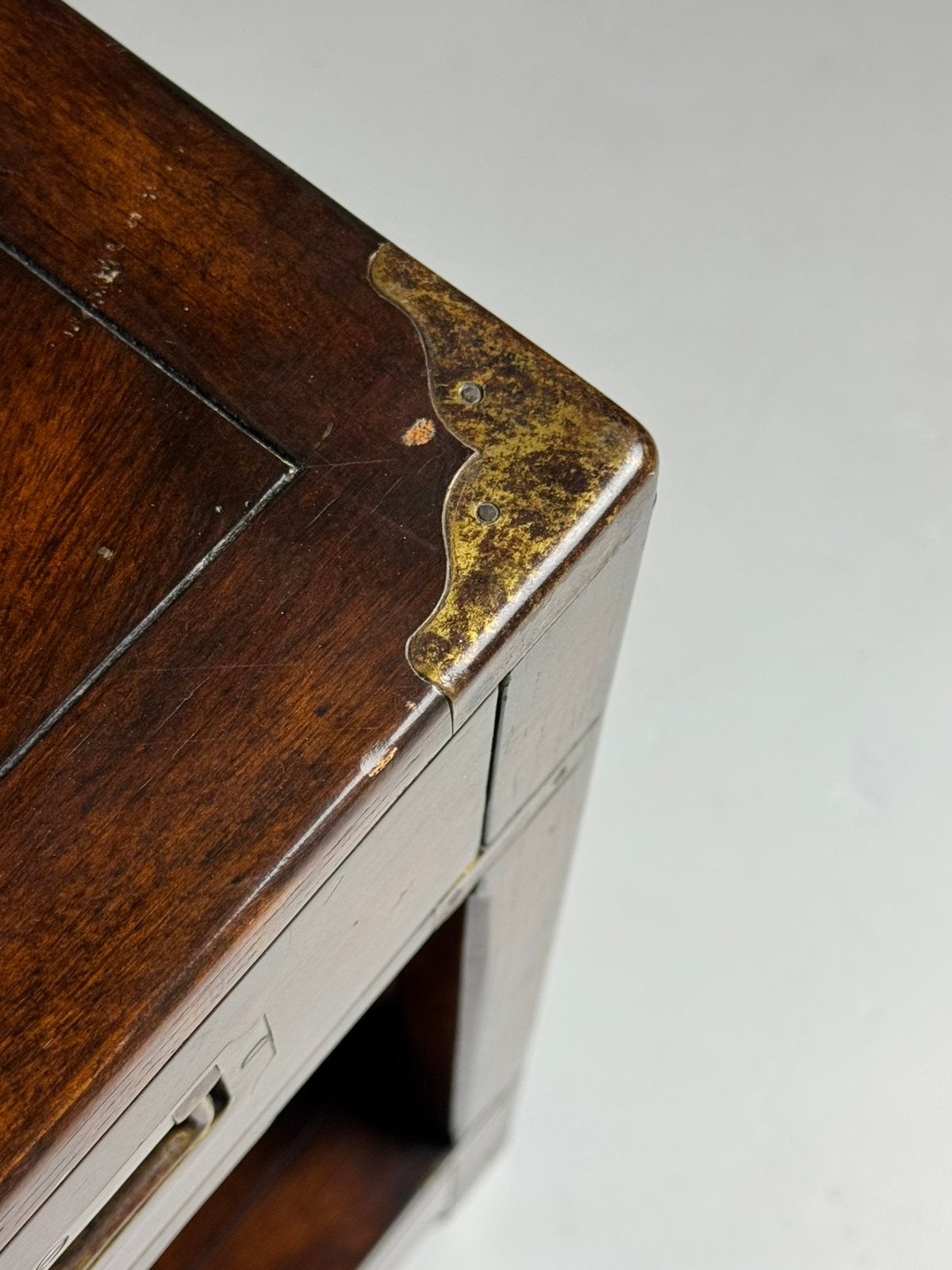 Campaign stijl salontafel mahonie, Ophalen of Verzenden, Zo goed als nieuw, Minder dan 45 cm, 70 cm of meer