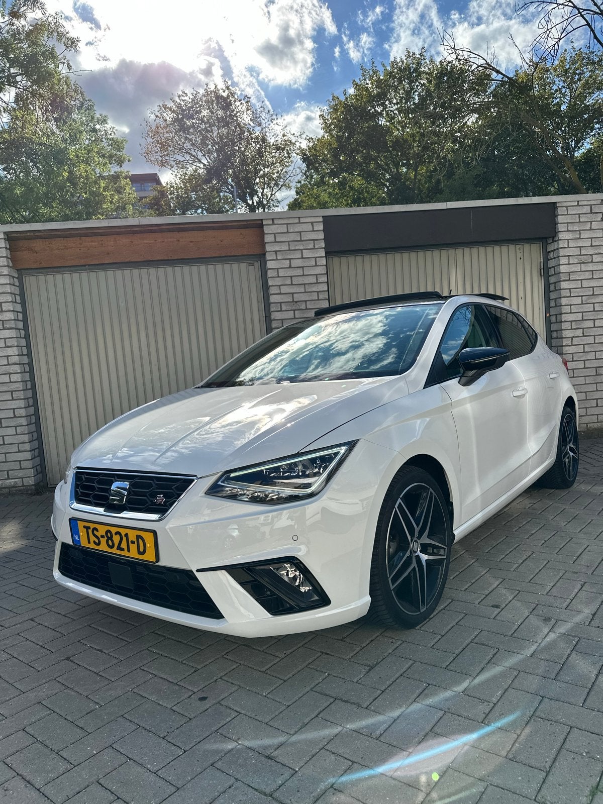 Seat Ibiza 1.0 tfsi 2018 Wit PANO ACC KEYLESS, Voorwielaandrijving, Stof, Zwart, 95 pk