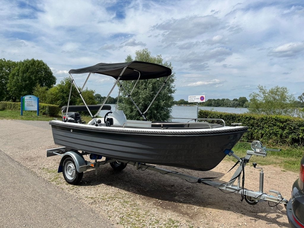 Sloep Gancza G-405 + 9,9pk Suzuki + trailer, Watersport en Boten, Sloepen, Ophalen, Zo goed als nieuw, Rondzit, Buitenboordmotor